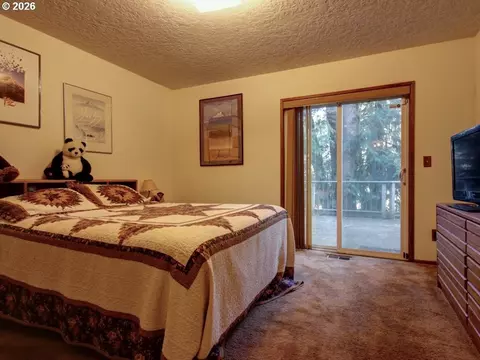 Bedroom - 67799 E Nicklaus Way, Welches, OR 97067 photo 1 of 4