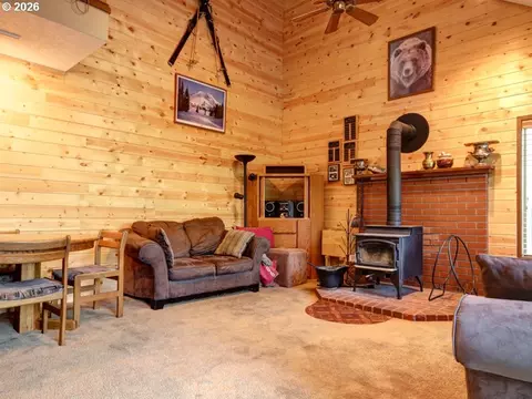Living - 67799 E Nicklaus Way, Welches, OR 97067 photo 2 of 2