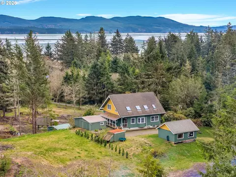 20003 Sandridge Rd, Long Beach, WA 98631