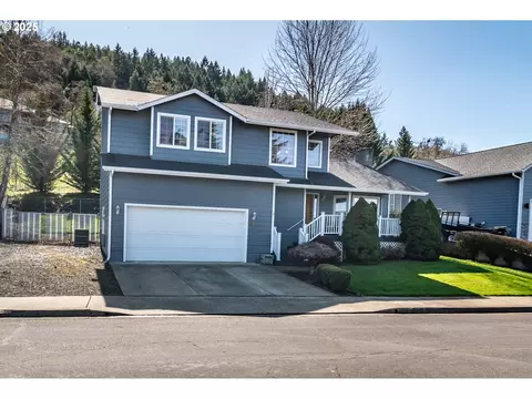 2765 W Juniper Ct, Roseburg, OR 97471