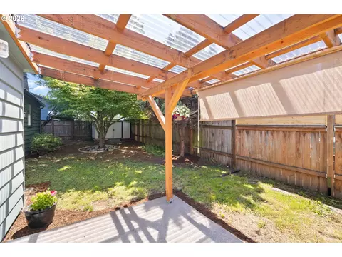 Exterior - 1053 SE Barnes Rd, Gresham, OR 97080 photo 5 of 7