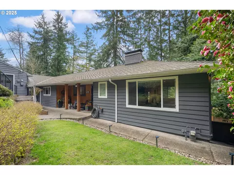 4933 SW 18th Pl, Portland, OR 97239