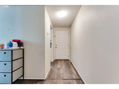 Entry Way - 1812 Brittany St, Eugene, OR 97405 photo 2 of 2