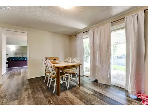 Dining - 1812 Brittany St, Eugene, OR 97405 photo 3 of 4