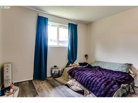 Bedroom - 1812 Brittany St, Eugene, OR 97405 photo 3 of 4