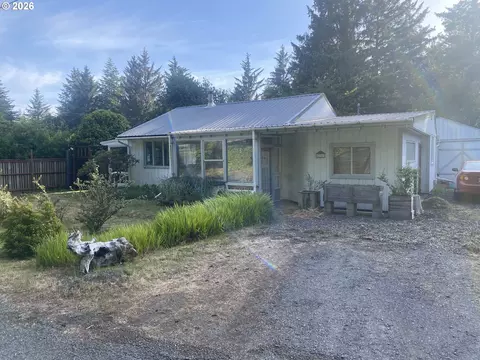 42768 Myrtle Ln, Port Orford, OR 97465
