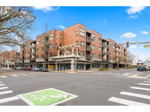300 W 8th St #305, Vancouver, WA 98660