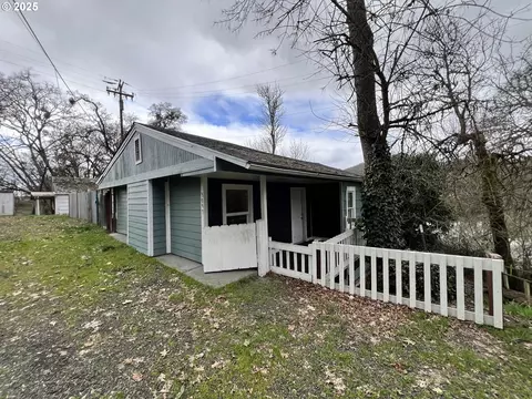 3097 Old Highway 99, Roseburg, OR 97471