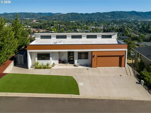 1931 Warewood Terrace Ct, Roseburg, OR 97471