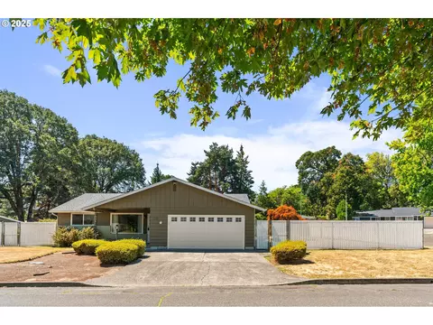 221 Allendale Dr, Saint Helens, OR 97051