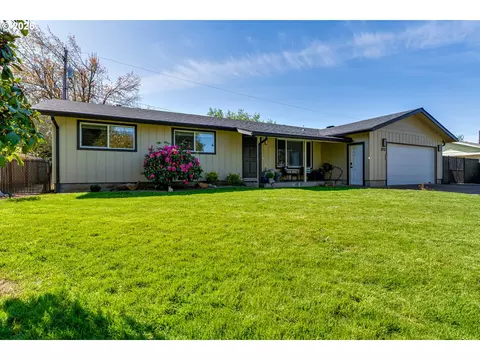 3732 Kendra St, Eugene, OR 97404