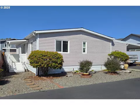 15889 Sunset Strip #102, Brookings, OR 97415