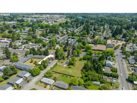 River Rd, Eugene, OR 97404 photo 11