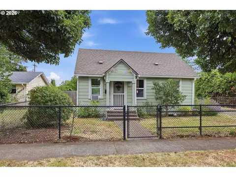 1427 Mill St, Springfield, OR 97477 photo 1