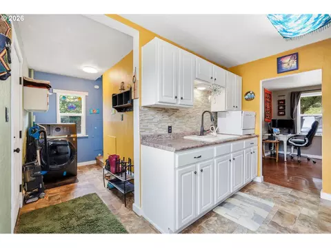 1427 Mill St, Springfield, OR 97477 photo 14