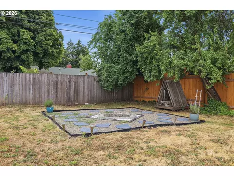 1427 Mill St, Springfield, OR 97477 photo 38