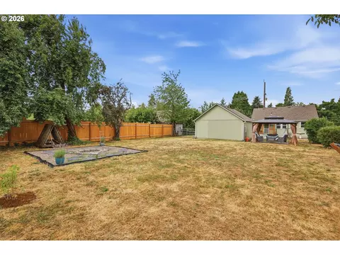 1427 Mill St, Springfield, OR 97477 photo 40