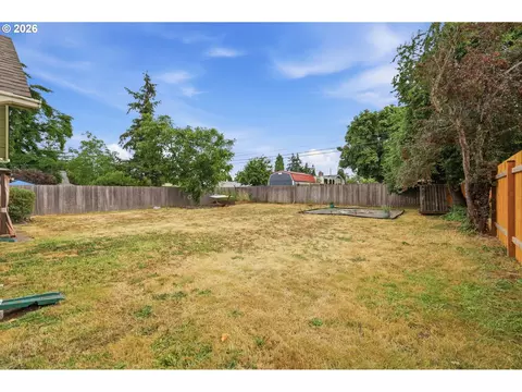 1427 Mill St, Springfield, OR 97477 photo 37