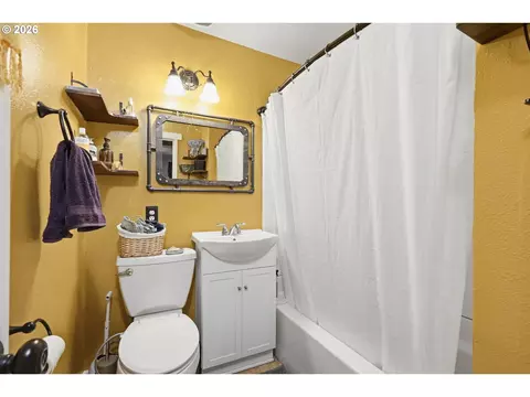 1427 Mill St, Springfield, OR 97477 photo 20