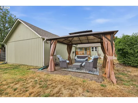 1427 Mill St, Springfield, OR 97477 photo 35