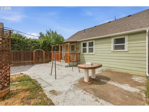 1427 Mill St, Springfield, OR 97477 photo 31