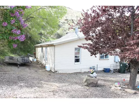 831 Place St, Baker City, OR 97814