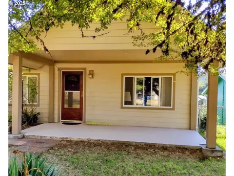 177 SEgbert Ave, Siletz, OR 97380
