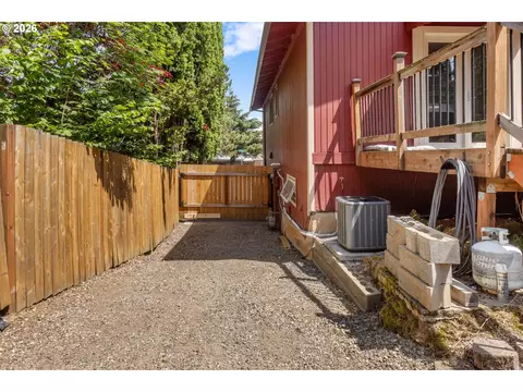 2021 SE Hale Dr, Gresham, OR 97080 photo 37