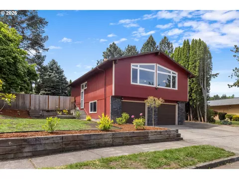 2021 SE Hale Dr, Gresham, OR 97080 photo 2