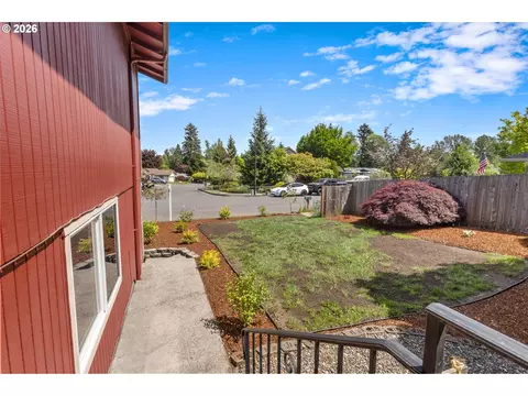 2021 SE Hale Dr, Gresham, OR 97080 photo 5