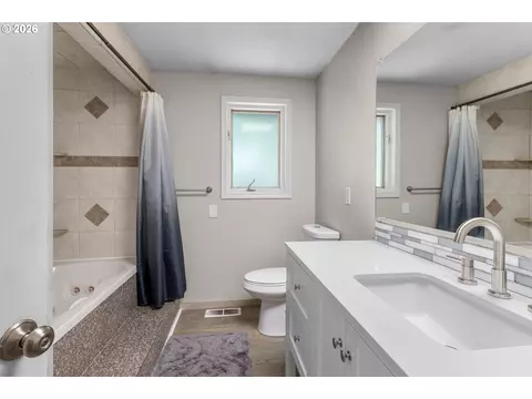 2021 SE Hale Dr, Gresham, OR 97080 photo 19