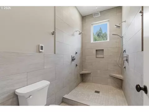 Bath - 40818 SE Trubel Rd, Sandy, OR 97055 photo 5 of 6