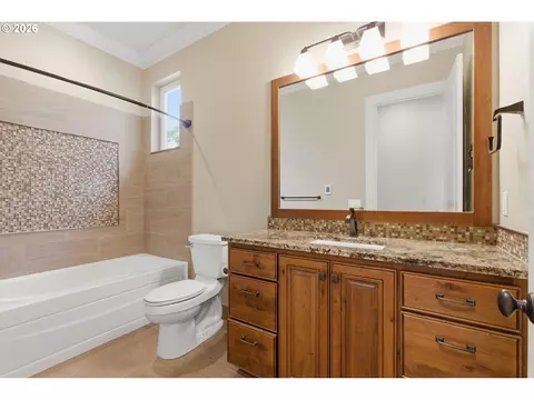 Bath - 40818 SE Trubel Rd, Sandy, OR 97055 photo 3 of 6