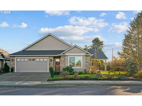 2001 SE Rhododendron Ave, Dallas, OR 97338