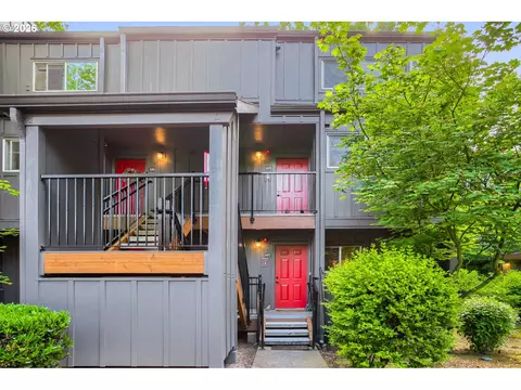 4 Touchstone #109, Lake Oswego, OR 97035