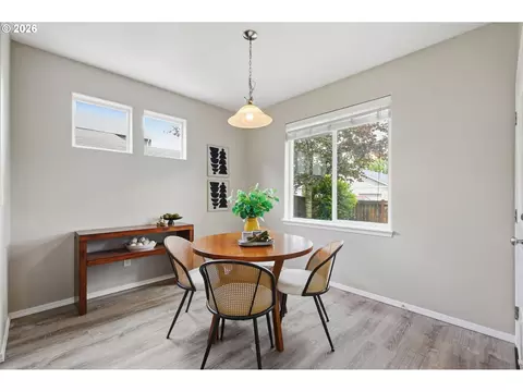 Dining - 1961 Adelman Loop, Eugene, OR 97402 photo 1 of 2