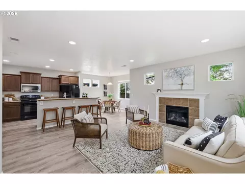Living - 1961 Adelman Loop, Eugene, OR 97402 photo 1 of 4