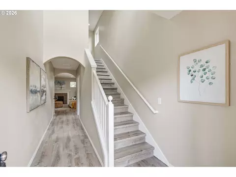 Entry Way - 1961 Adelman Loop, Eugene, OR 97402 photo 1 of 1