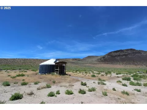 49927 Shuffield Rd, Summer Lake, OR 97640
