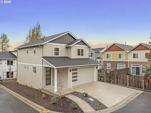 181 NW Mawrcrest Ave, Gresham, OR 97030