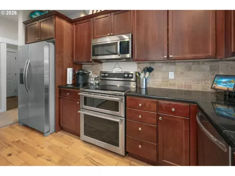 Kitchen - 2037 SE Centurion Way, Gresham, OR 97080 photo 4 of 4