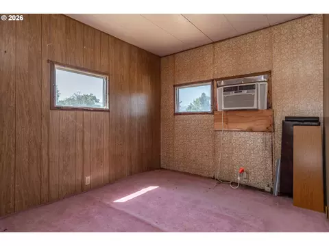 Bedroom - 340 Fifth St, Dillard, OR 97432 photo 1 of 2