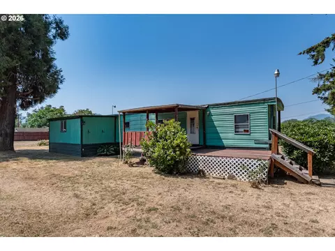 Exterior - 340 Fifth St, Dillard, OR 97432 photo 10 of 10