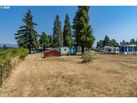 Exterior - 340 Fifth St, Dillard, OR 97432 photo 5 of 10