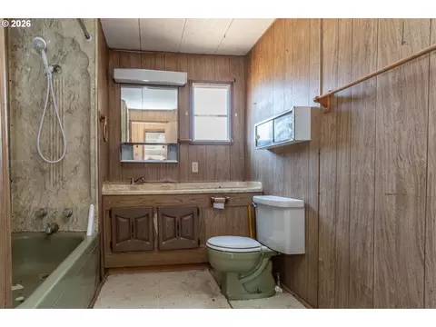 Bath - 340 Fifth St, Dillard, OR 97432 photo 1 of 1
