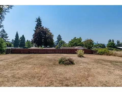 Exterior - 340 Fifth St, Dillard, OR 97432 photo 7 of 10