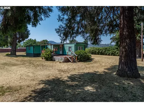 Exterior - 340 Fifth St, Dillard, OR 97432 photo 1 of 10