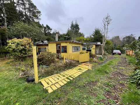 185 SE 118th St, South Beach, OR 97366