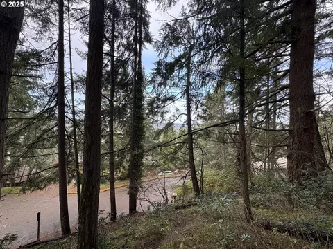 3605 Emerald St, Eugene, OR 97405