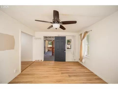 Living - 792 Clone Ave, Yoncalla, OR 97499 photo 1 of 6